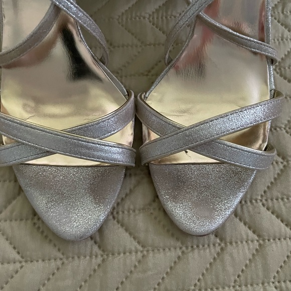 Super glam shimmery gold heels, cross arch ankle strap, size 8, EUC! - Picture 5 of 10